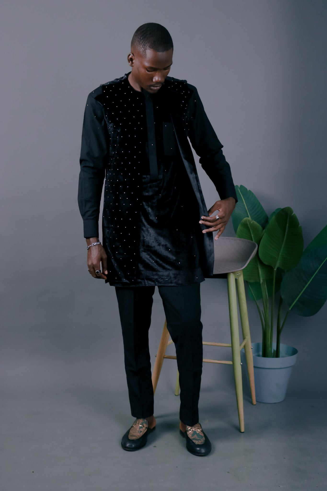 Black Abstract Velvet Stoned Agbada Kaftan by DavidScott